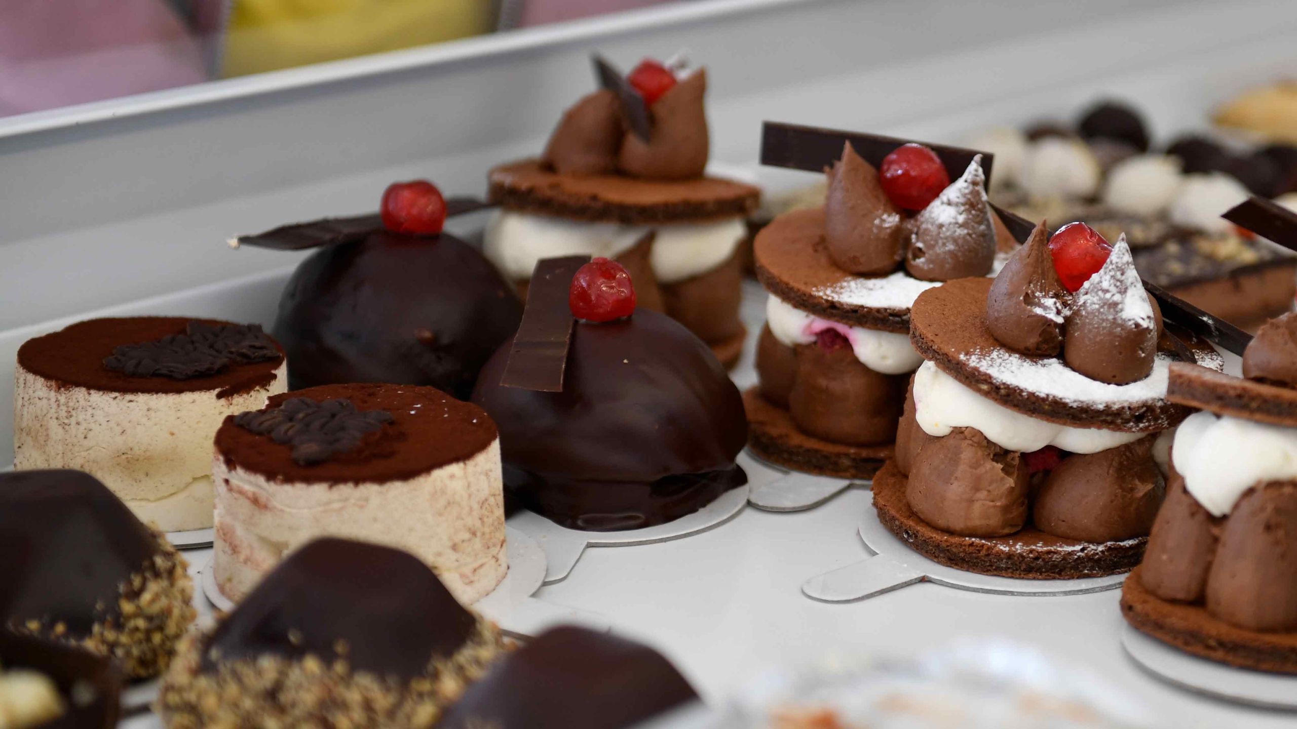 Picture of some of the cakes on sale at Cafe Carolija